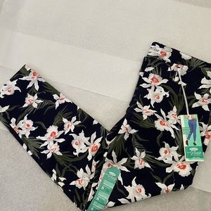 Old Navy Pixie Pants Size 8